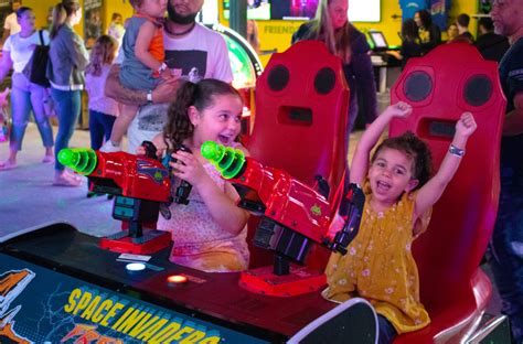 Four Indoor Entertainment Franchises to Invest in 2022.